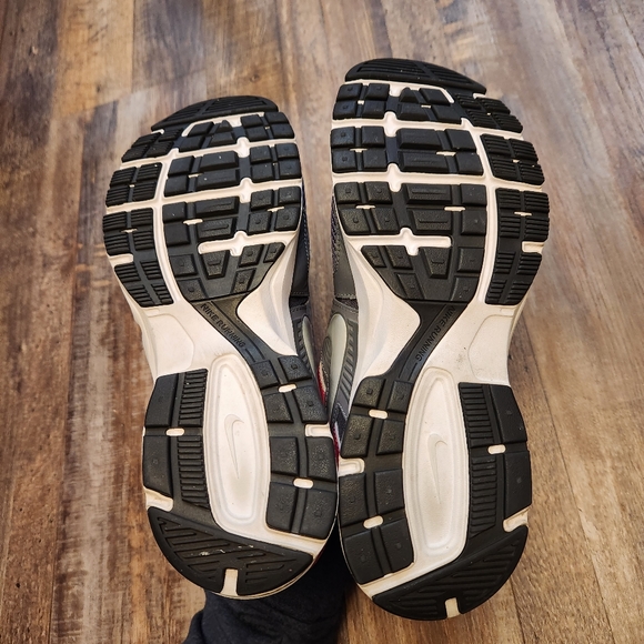 Nike Running Shoes - Picture 7 of 7